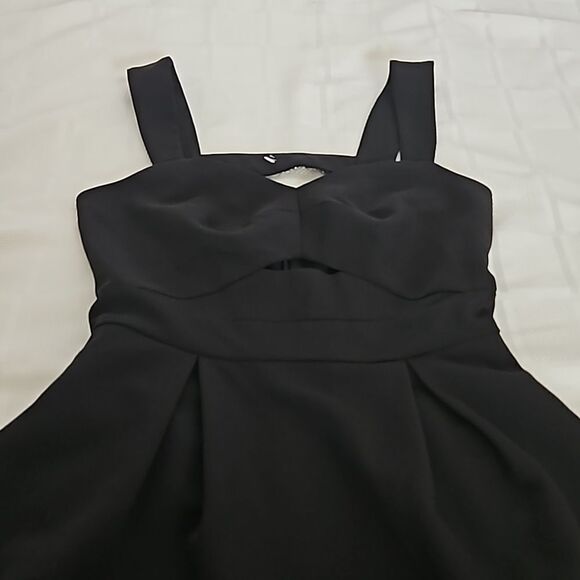 RW&CO Pleated Beaded Cut Out Mini Dress Black & Silver 00 - Picture 12 of 16